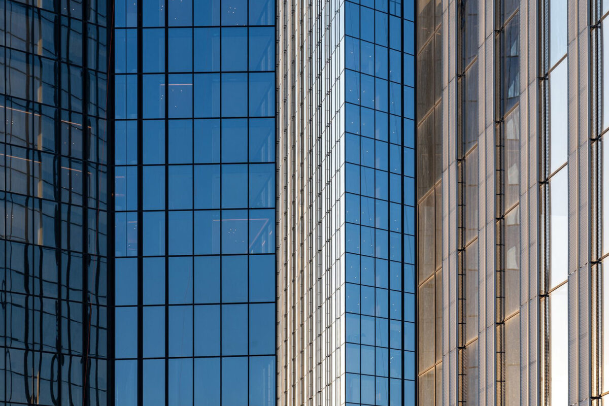 Capital Towers — фасад крупным планом